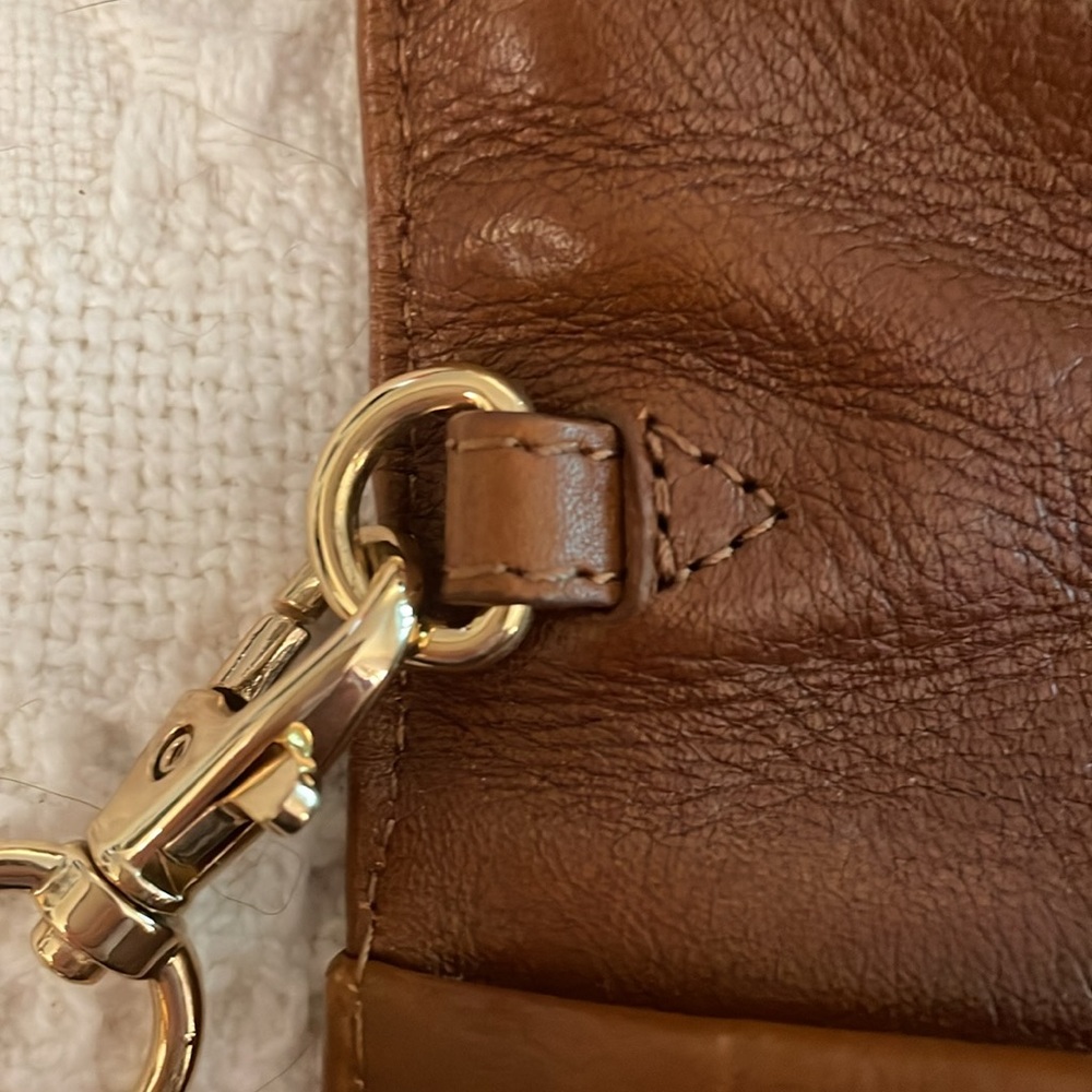 Tory Burch Suki Reva Clutch in Toffee Brown Leather, Excellent, Almost New! - Picture 10 of 11